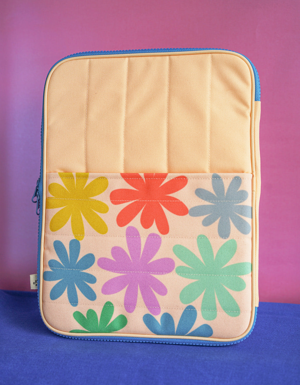 Screenmate Sleeve - Daisy Pebbles
