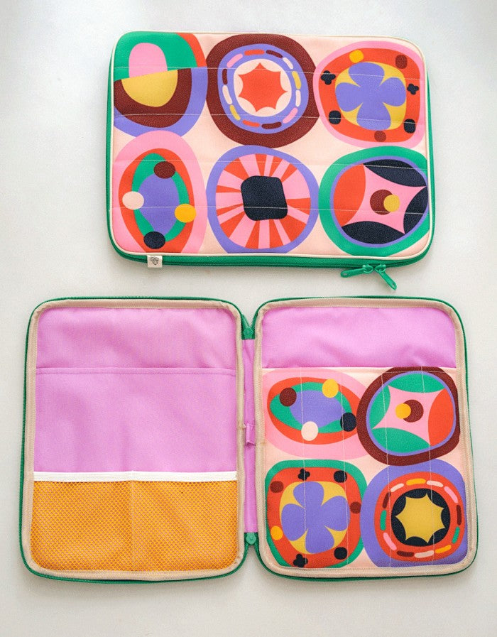 Screenmate Sleeve - Twirl Whirl