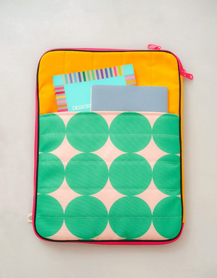 Screenmate Sleeve - Sentani Scene