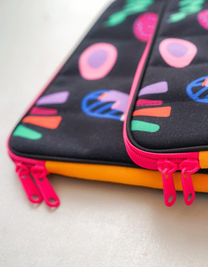 Screenmate Sleeve - Sentani Scene