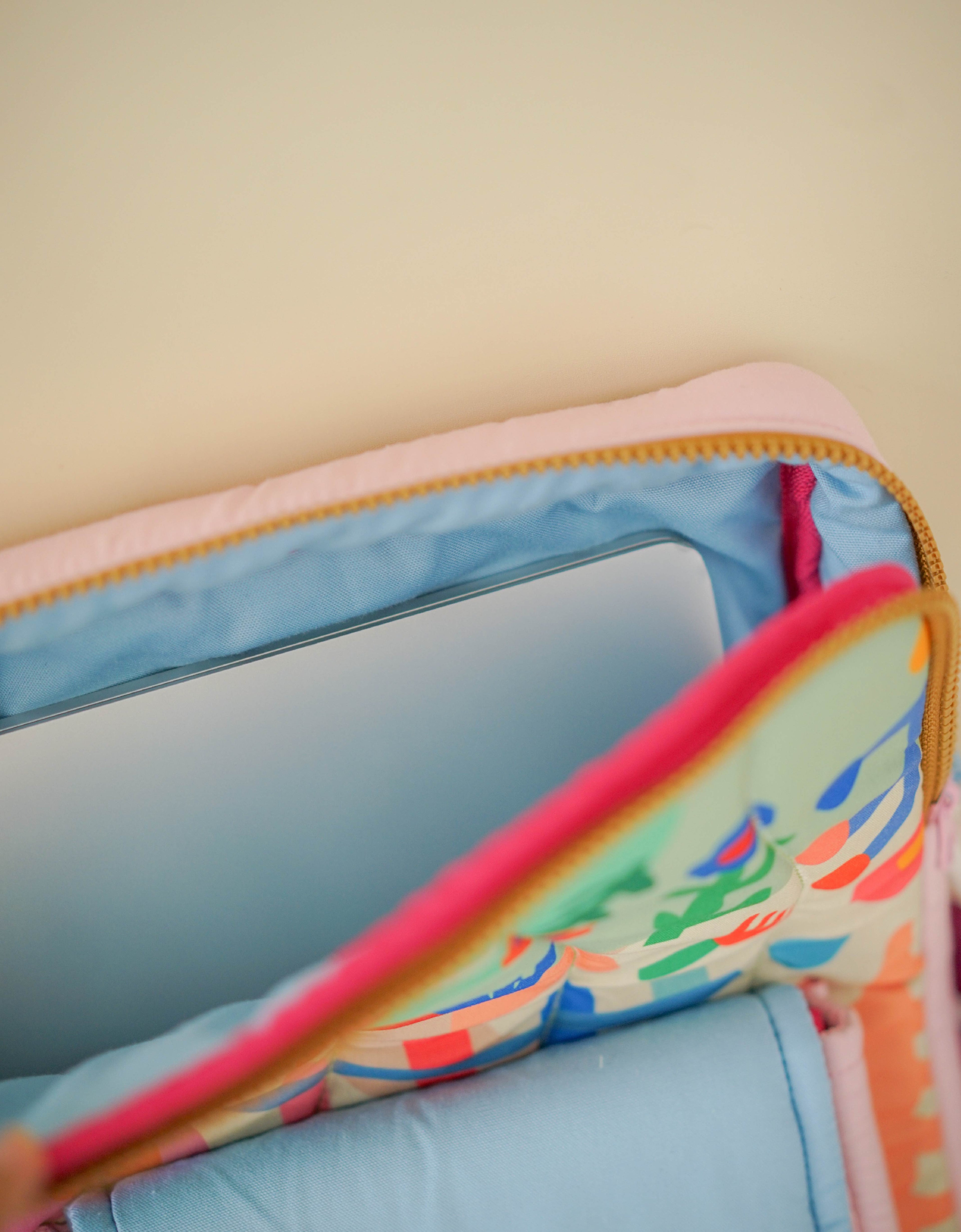 Pocket laptop bag Refresehed