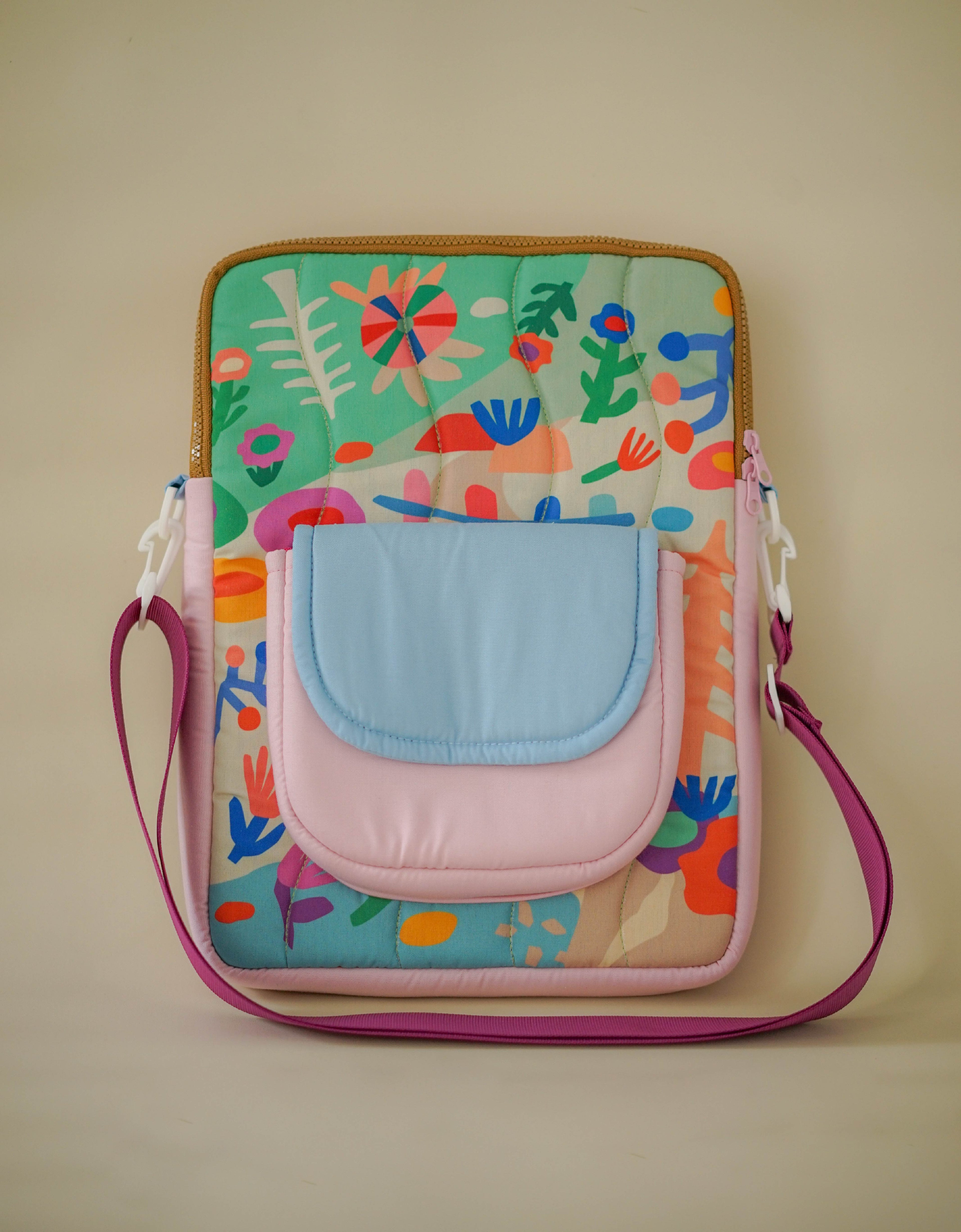 Pocket laptop bag Refresehed