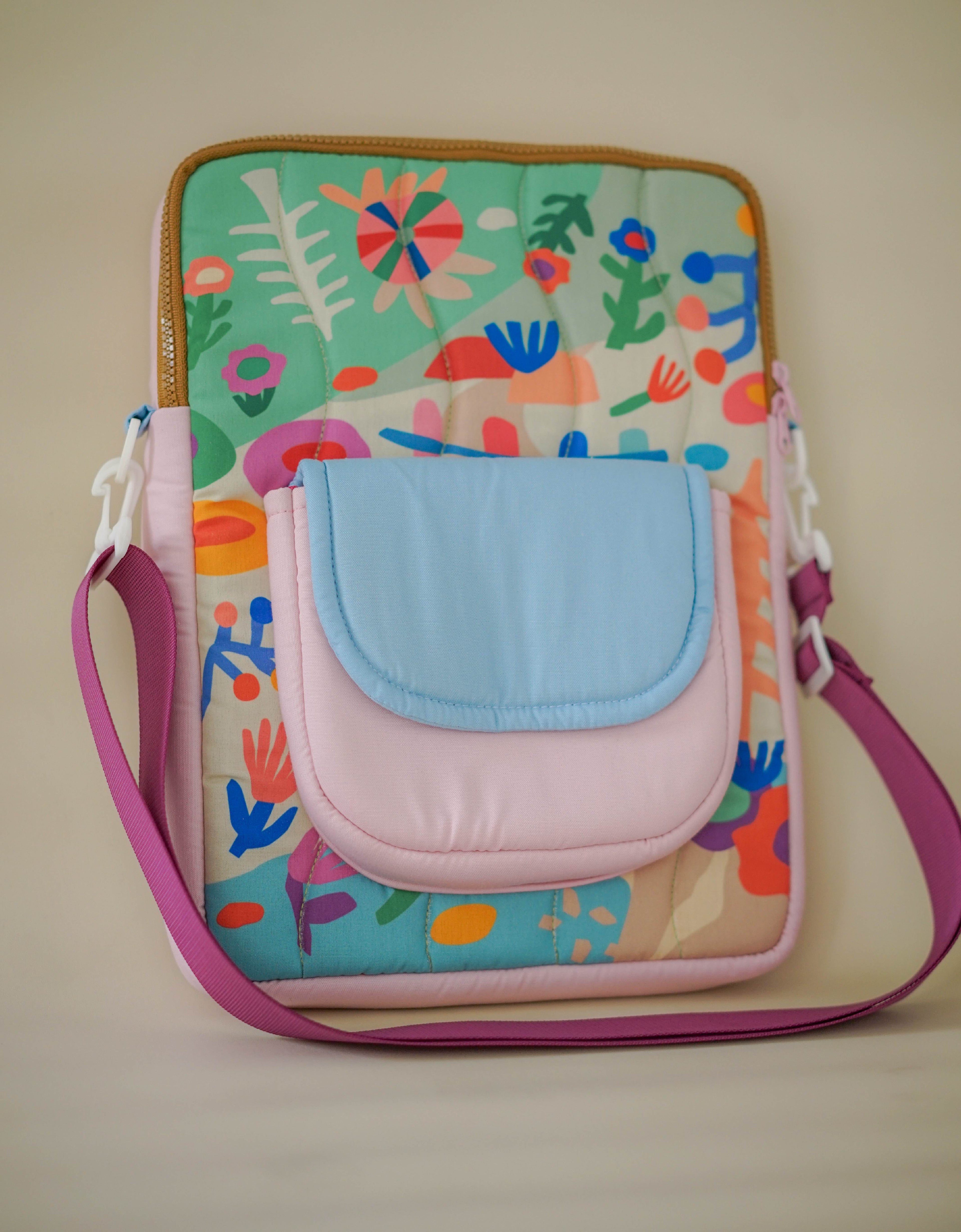 Pocket laptop bag Refresehed