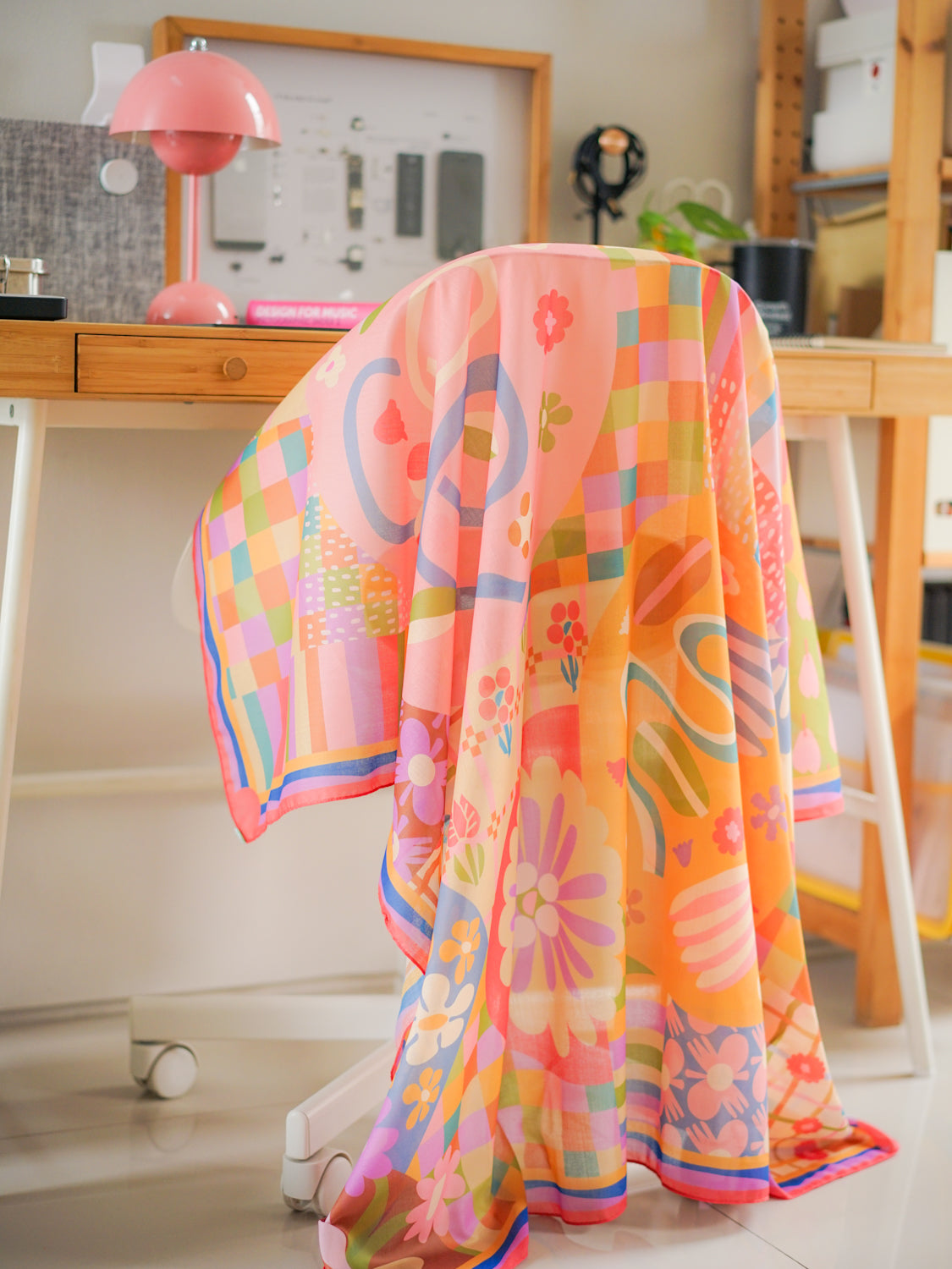 Outer Scarf - Flower Wheels