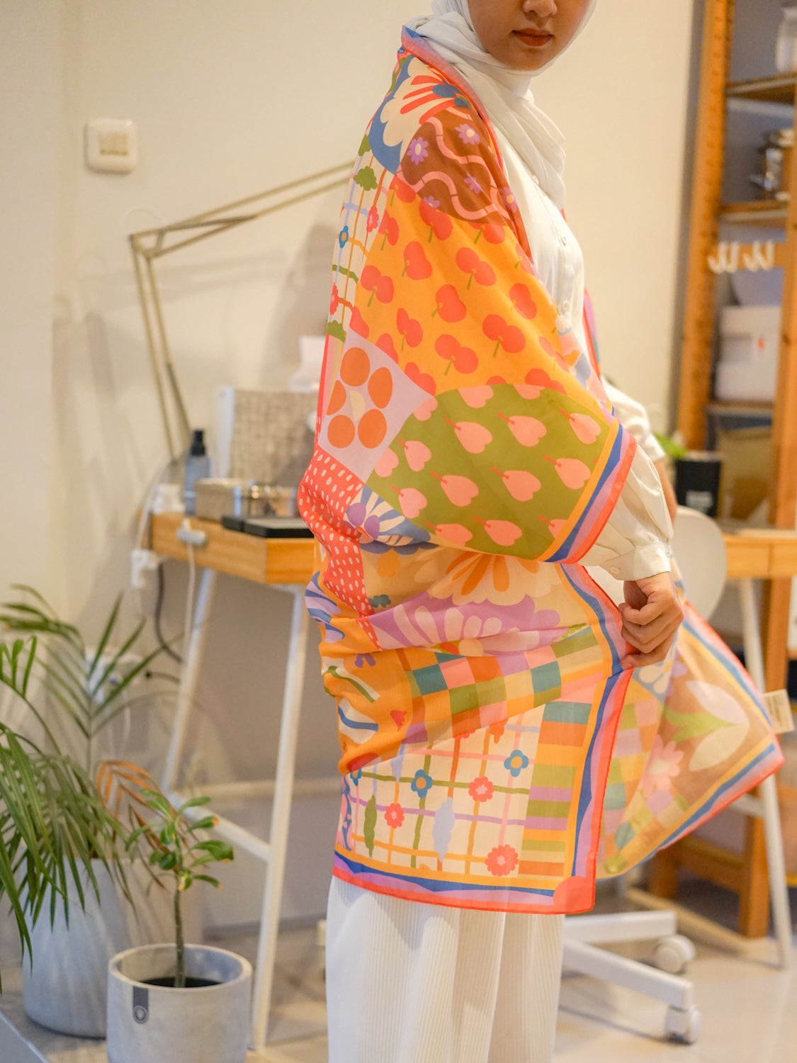 Outer Scarf - Flower Wheels