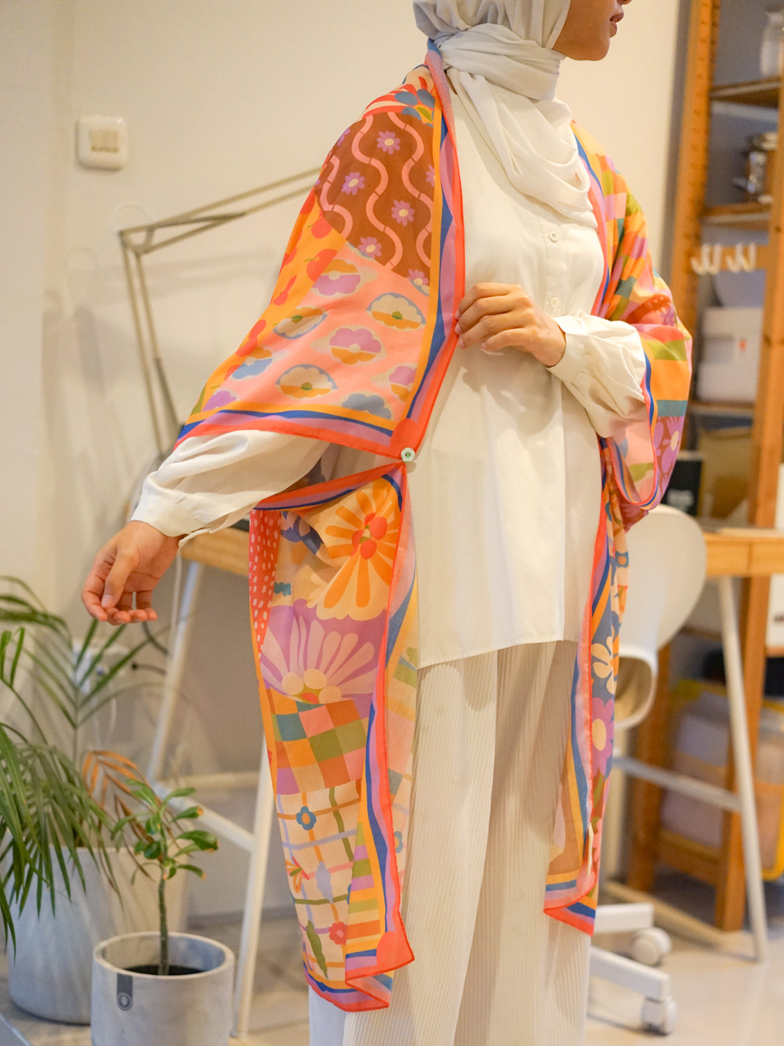 Outer Scarf - Flower Wheels