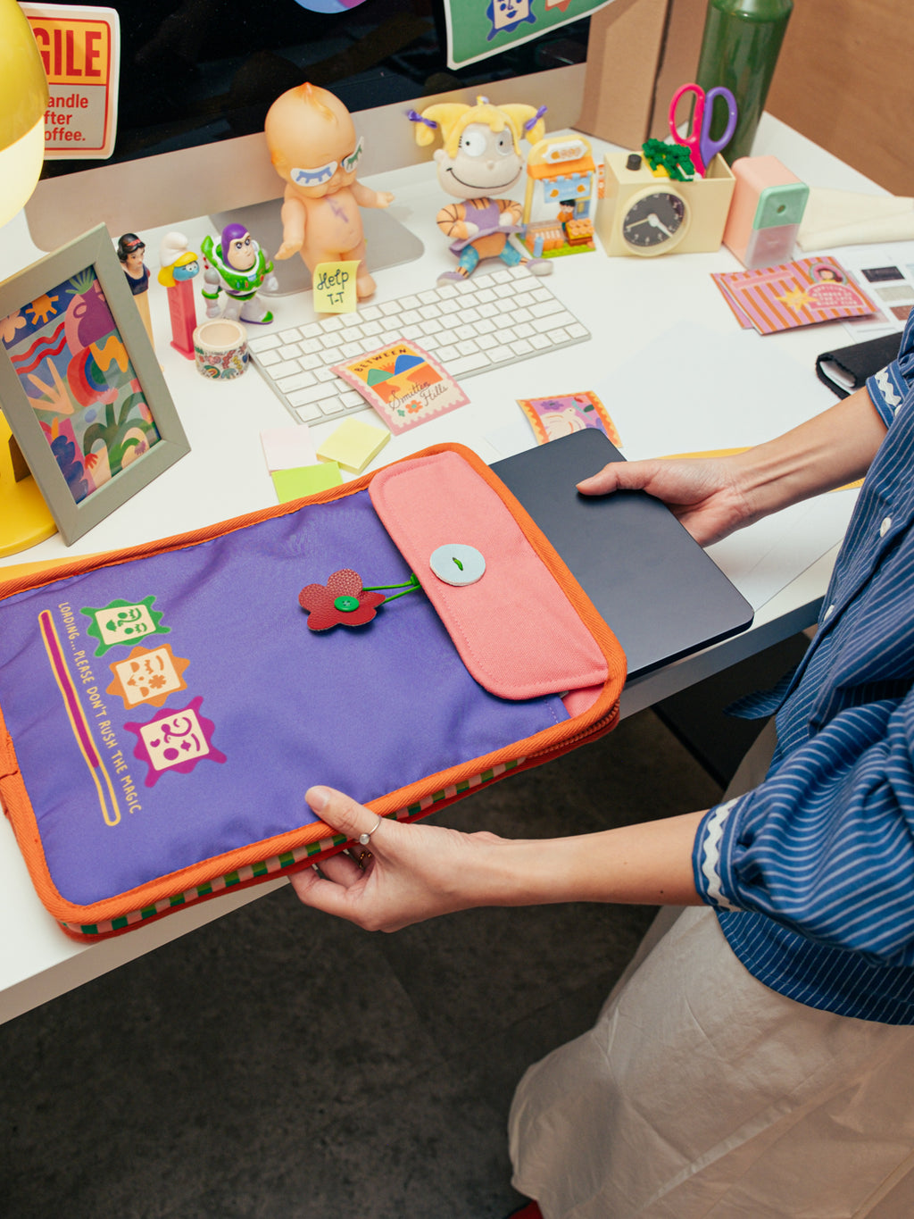 Airmail Laptop Sleeve - Loading