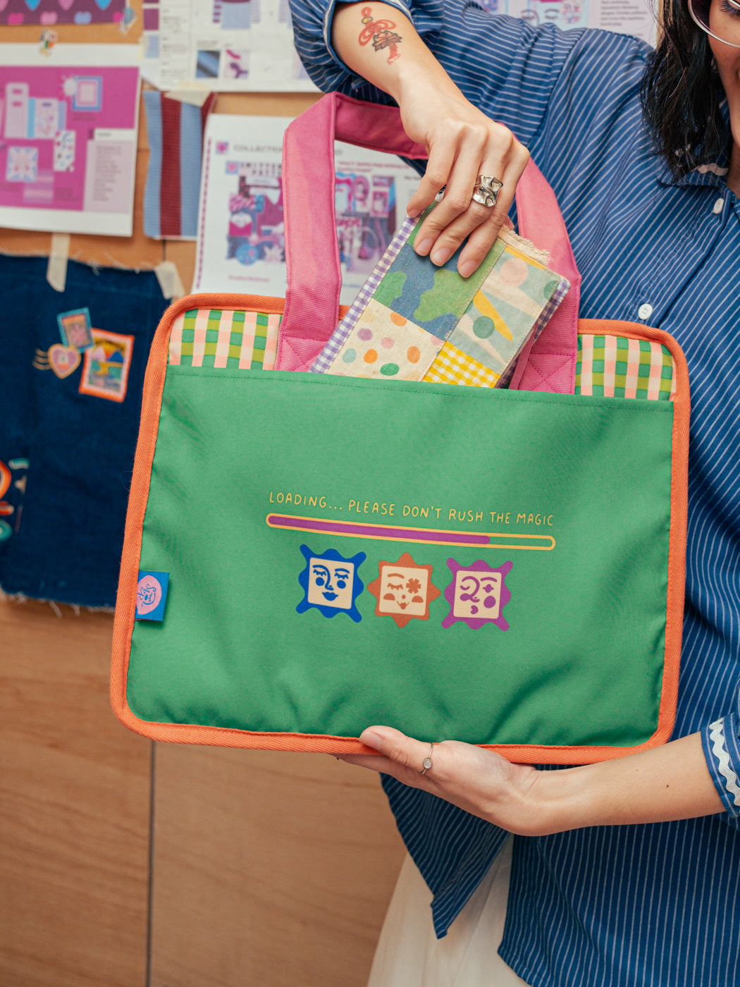 Envelope Laptop Bag - Loading