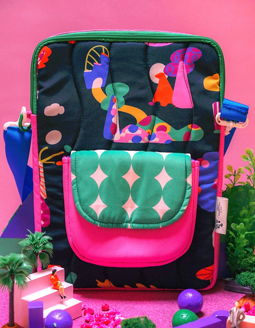 Pocket Laptop Bag - Sentani Scene
