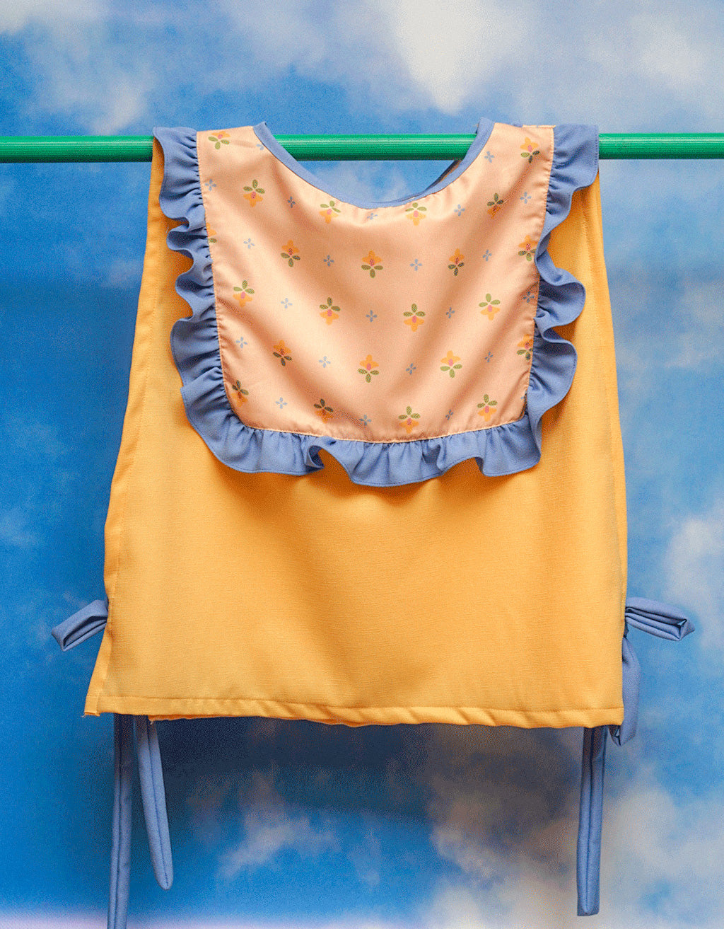 Teeny Apron - Wallpaper Kuning