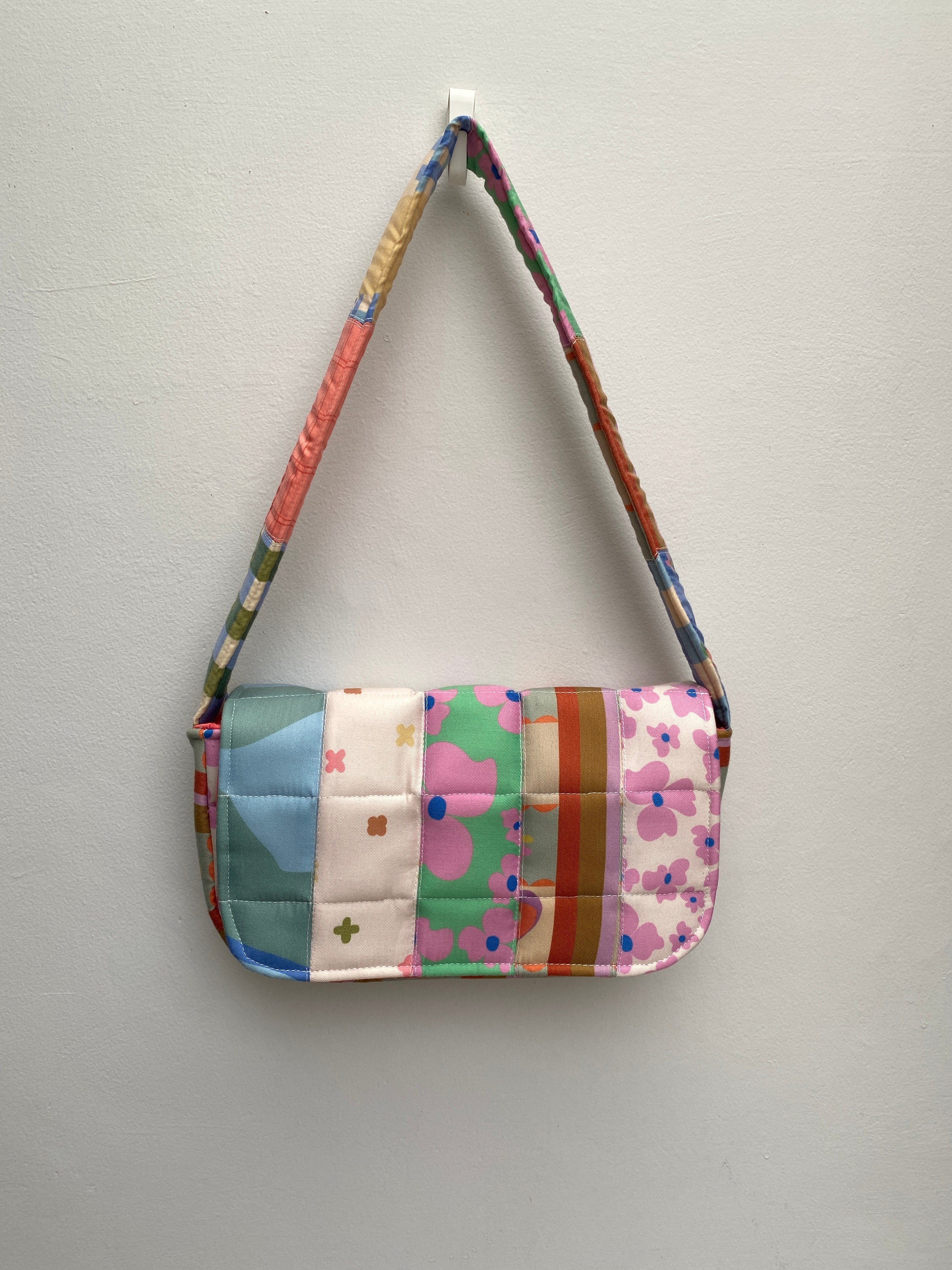 Puffy Baguette Bag - Sukacita