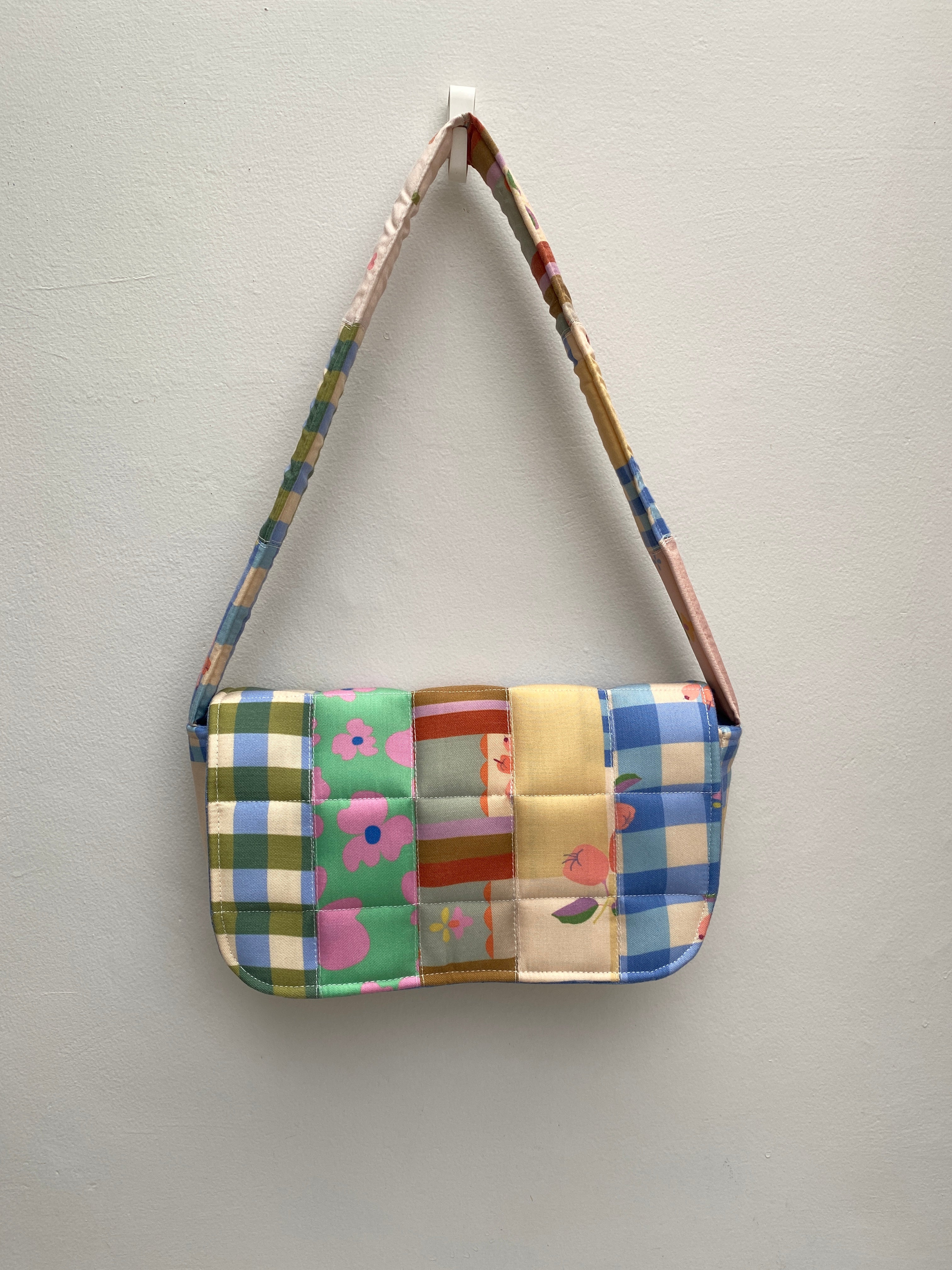 Puffy Baguette Bag - Sukacita