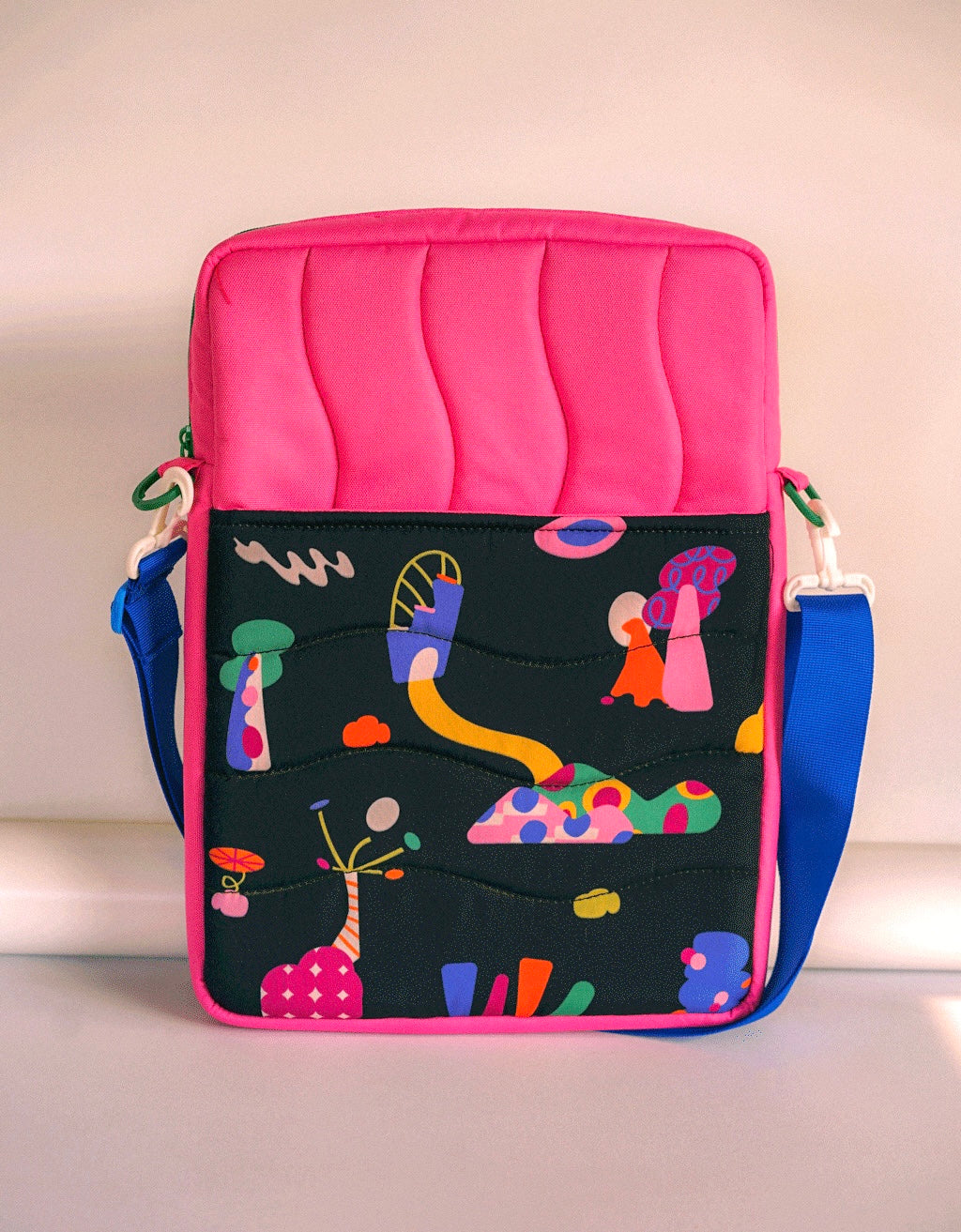 Pocket Laptop Bag - Sentani Scene