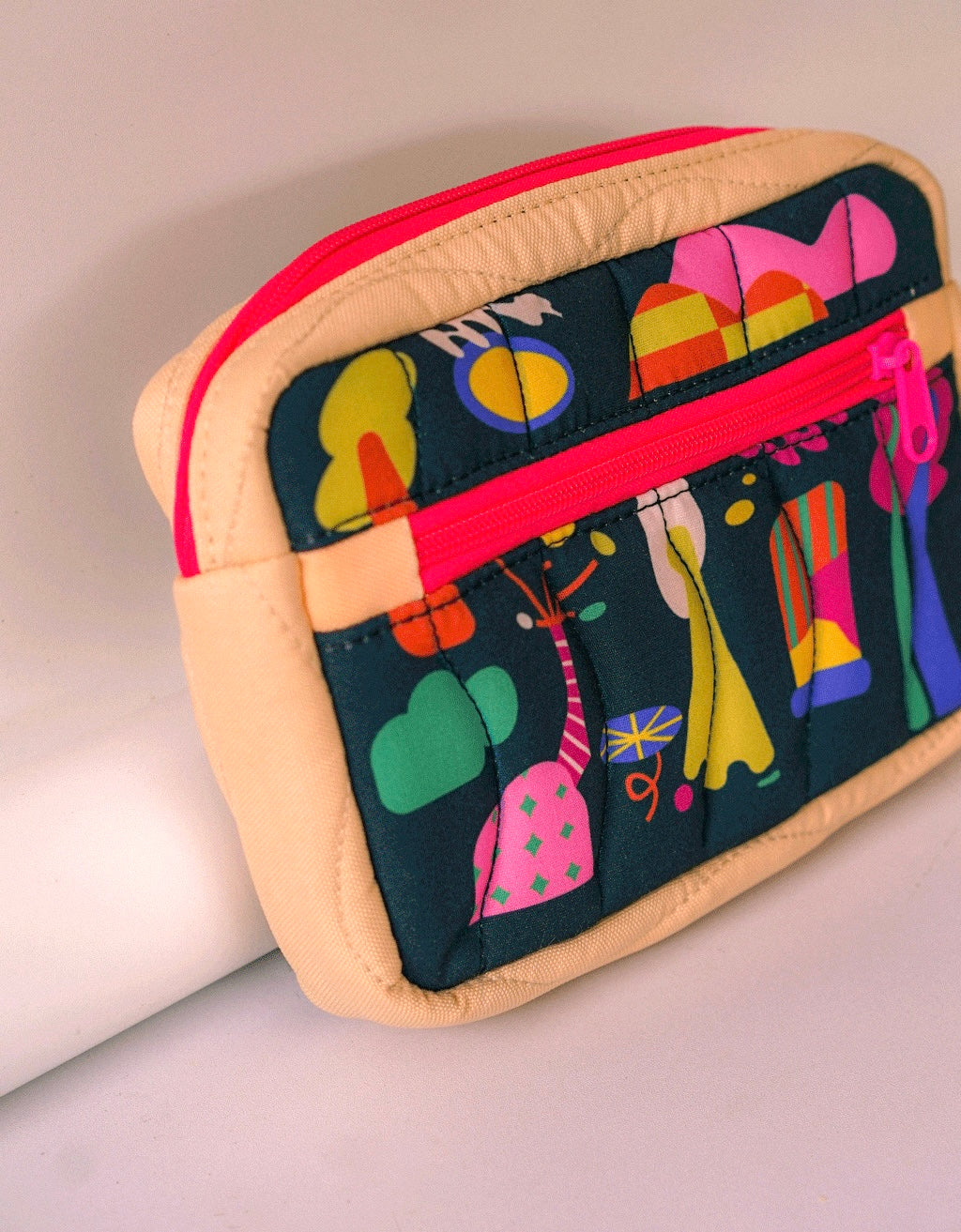 Handy Pouch - Sentani Scene