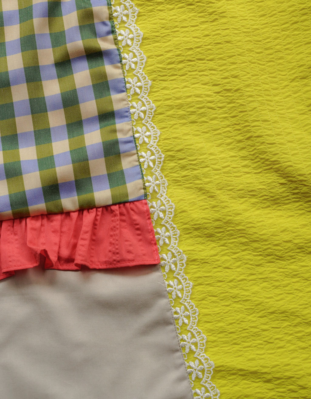 Apron Sukacita - Gingham