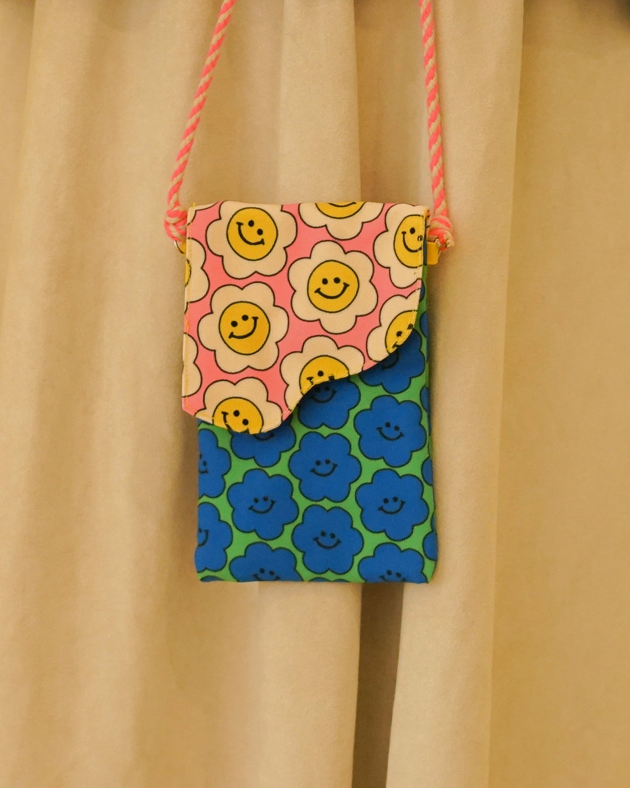 Happy Daisy Phone Pouch