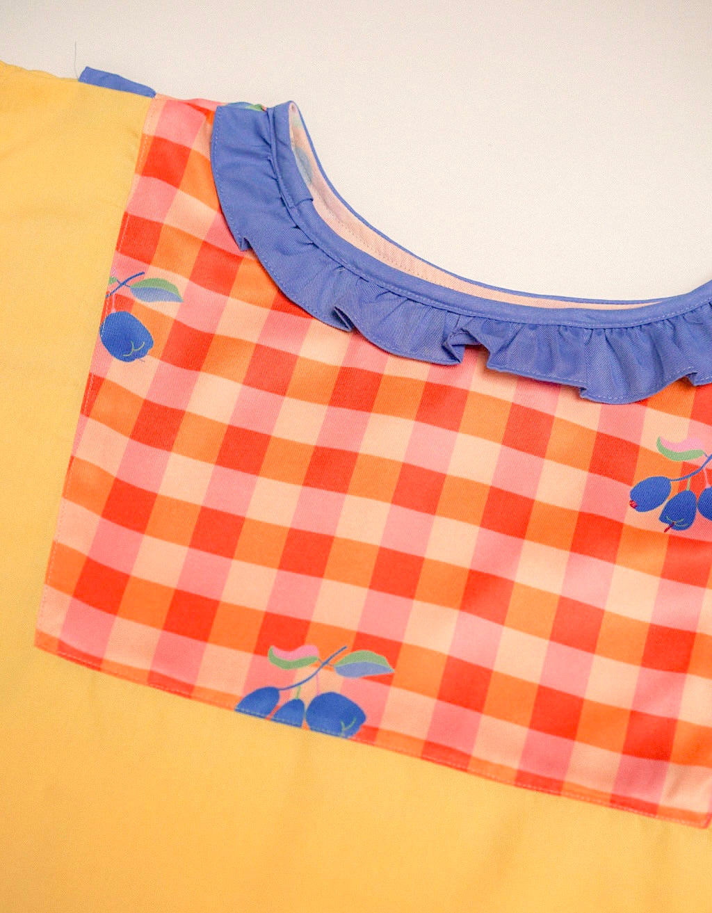 Teeny Apron - Jambu Merah