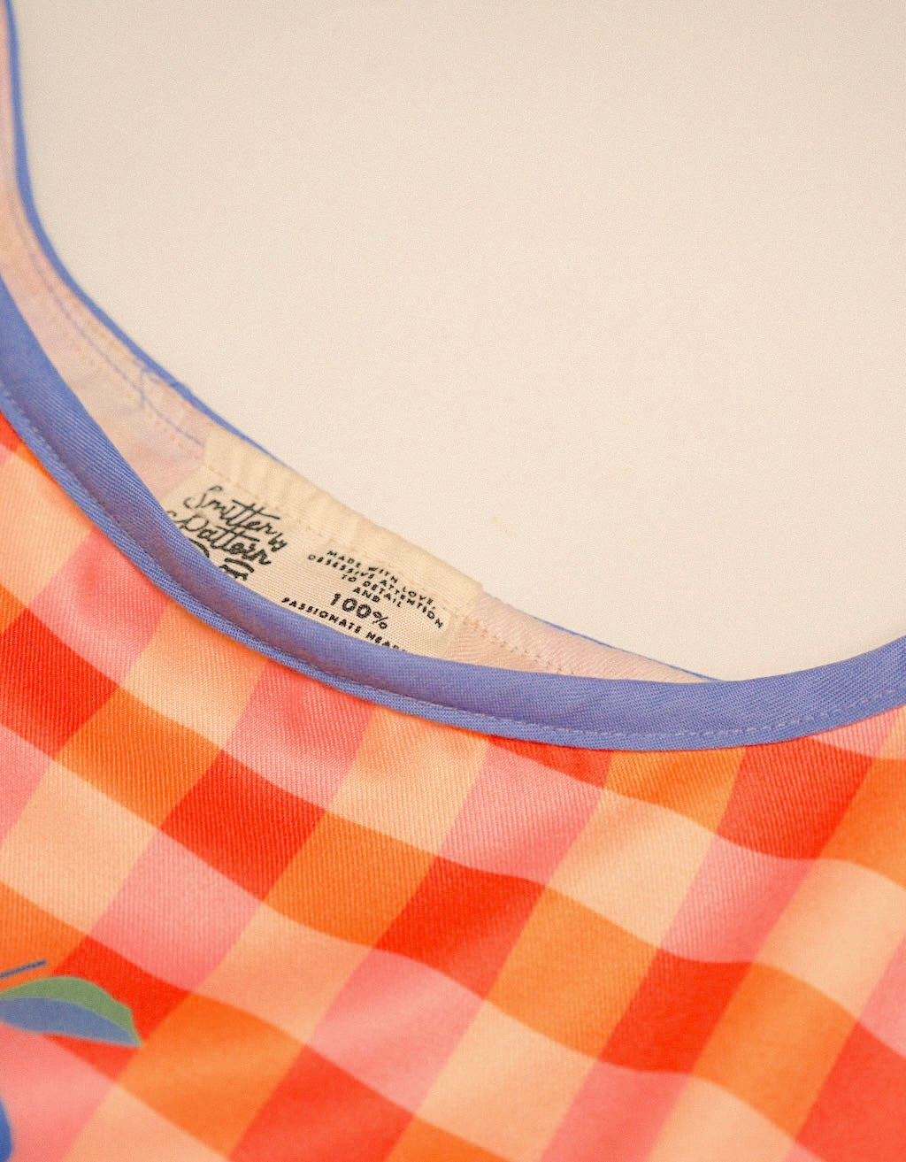 Teeny Apron - Jambu Merah